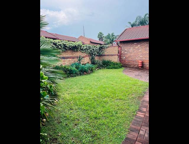 3 BEDROOM HOUSE FOR SALE IN KEMPTON PARK WEST